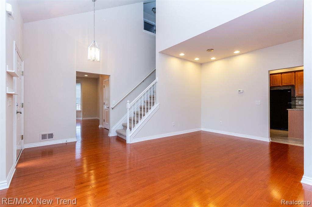 29319 DOUGLAS Drive, Novi, MI 48377 — Photo 8
