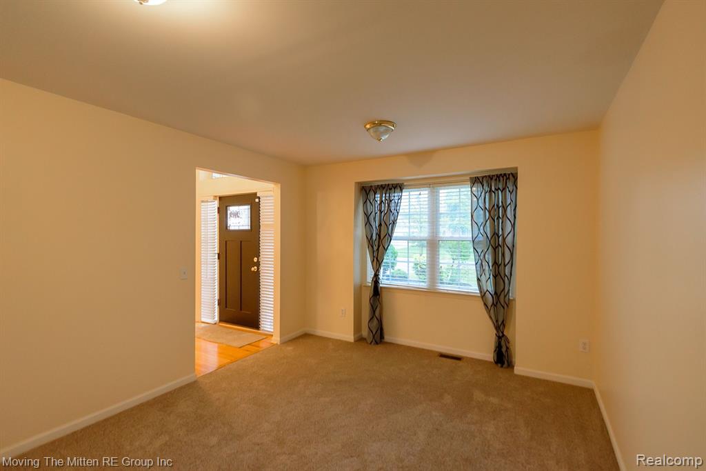 9084 W WALDEN Drive, Van Buren, MI 48111 — Photo 17