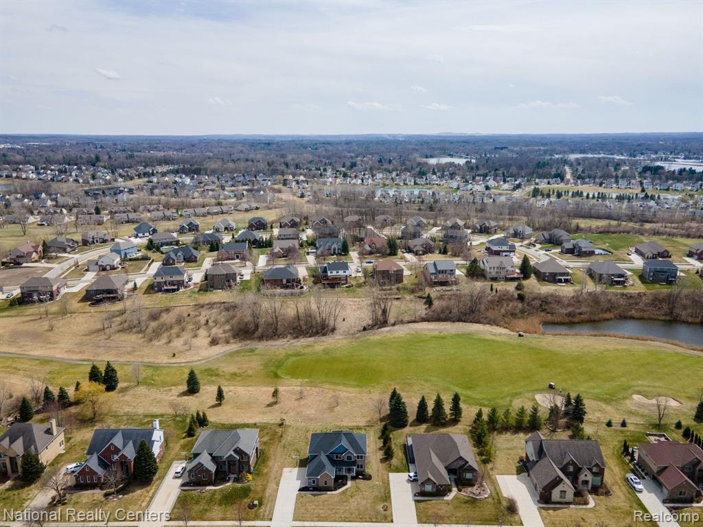 527 SOUTHSHORE Drive, Oxford, MI 48371 — Photo 54