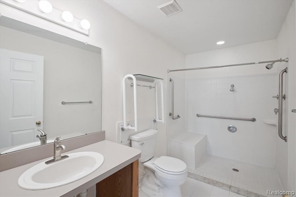 5449 Greenway Drive, Trenton, MI 48183 — Photo 19
