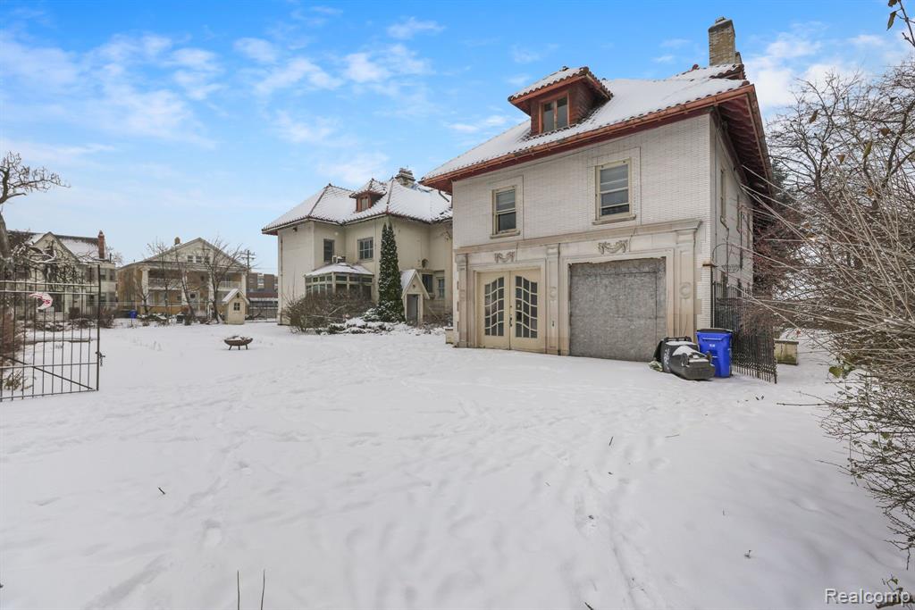 649 VAN DYKE Street, Detroit, MI 48214 — Photo 12