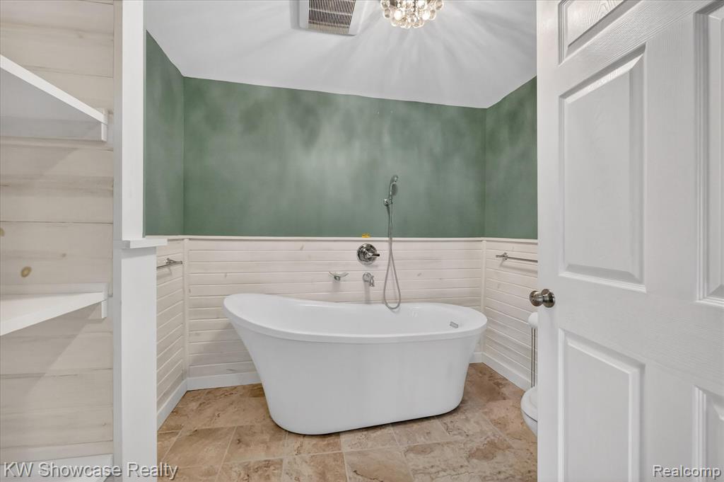 707 Pointe Court, Milford, MI 48381 — Photo 31