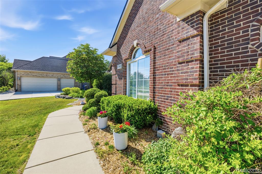 47041 Hidden River Circle N, Canton, MI 48188 — Photo 45