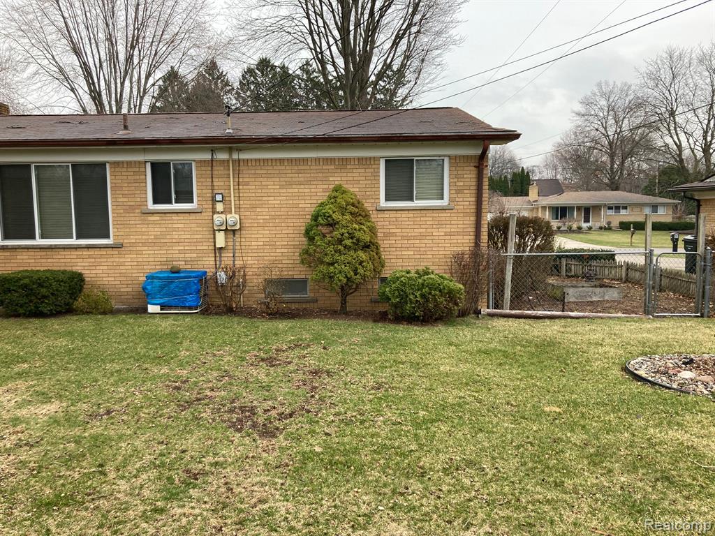 53377 DRYDEN Street, Shelby Twp, MI 48316 — Photo 10