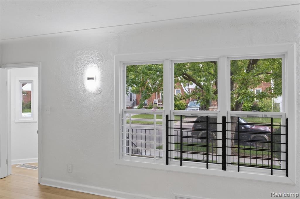 15784 Pinehurst Street - Photo 5