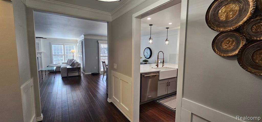 39575 VILLAGE RUN Drive, Northville, MI 48168 — Photo 18