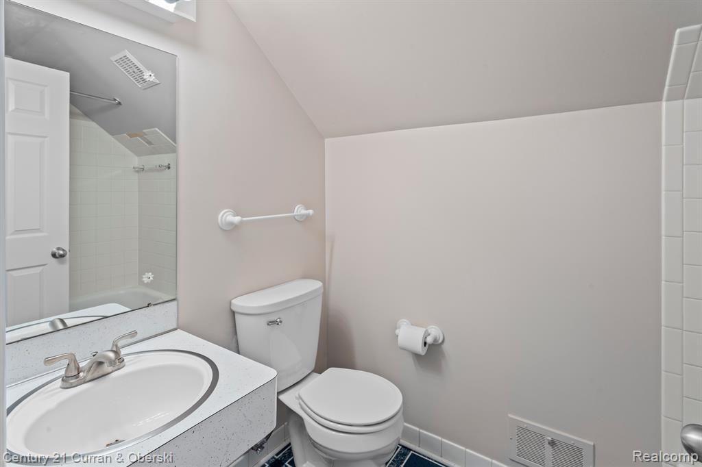 1022 CANTERBURY Street, Northville, MI 48167 — Photo 29