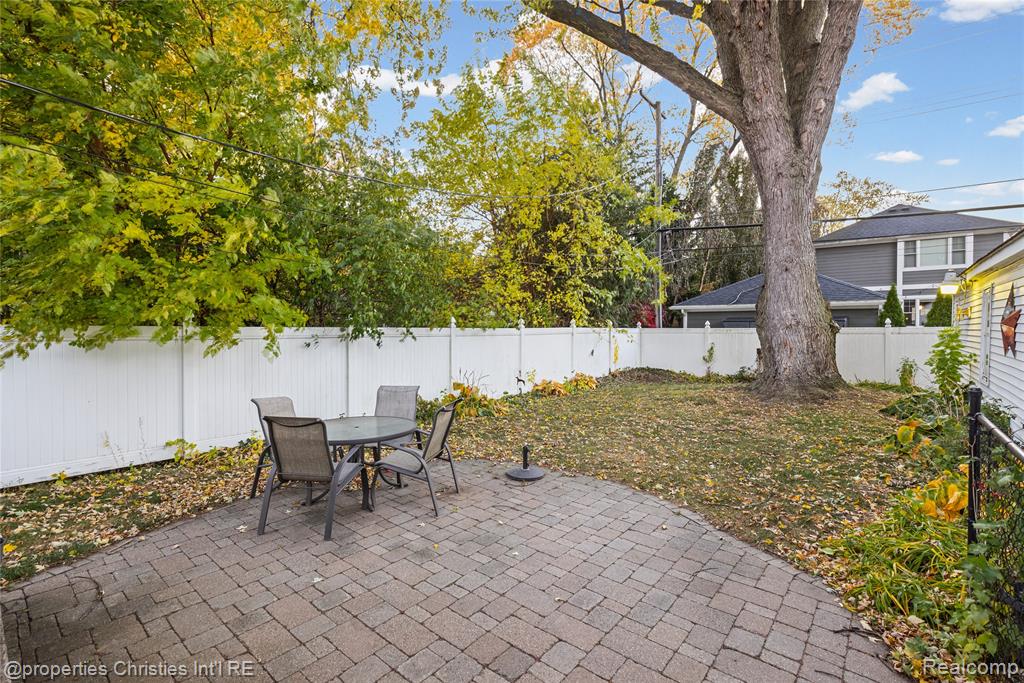 715 N Blair Avenue, Royal Oak, MI 48067 — Photo 7
