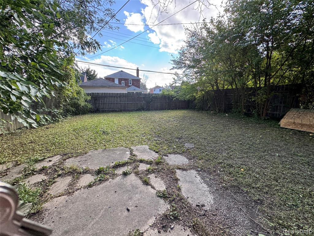 9801 Kensington Avenue, Detroit, MI 48224 — Photo 18