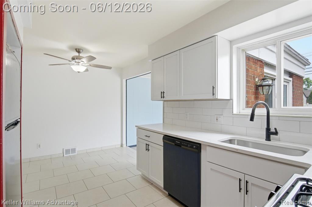 25506 Virginia Drive, Warren, MI 48091 — Photo 13