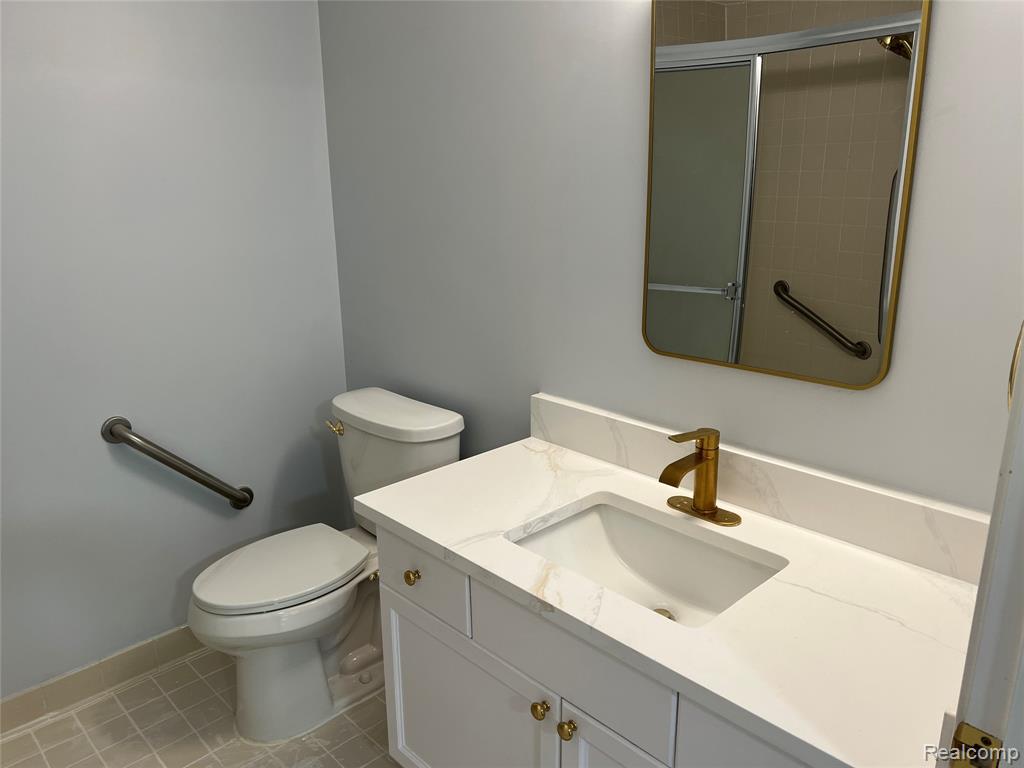 5408 Pine Aires Drive, Sterling Heights, MI 48314 — Photo 8