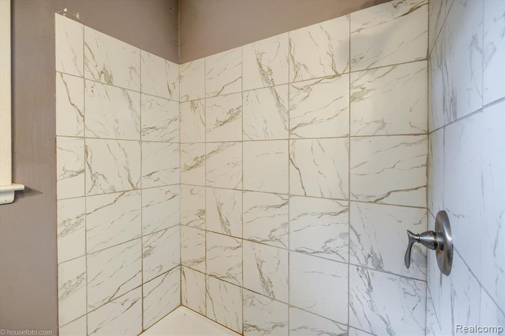 7036 Clabuesch Street, Pigeon Vlg, MI — Photo 23