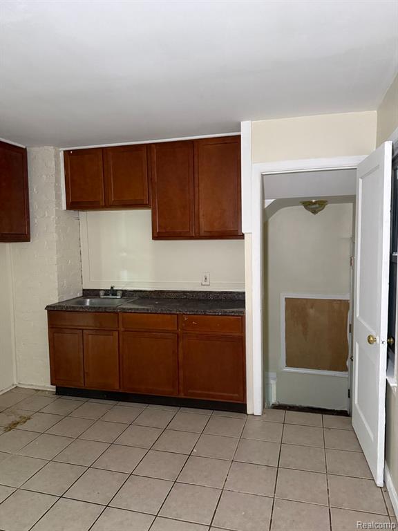 8687 Farmbrook Street, Detroit, MI 48224 — Photo 7