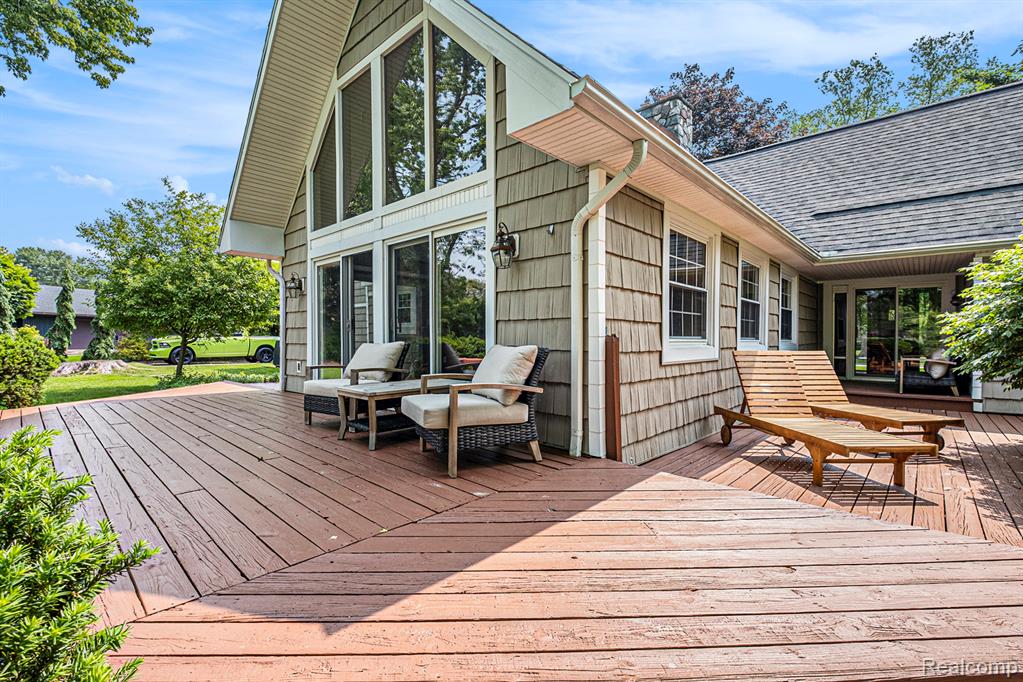 9818 BURNING TREE Drive, Grand Blanc, MI 48439 — Photo 43
