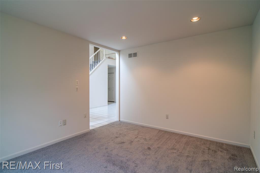 4798 WALNUT CREEK Drive, West Bloomfield, MI — Photo 23