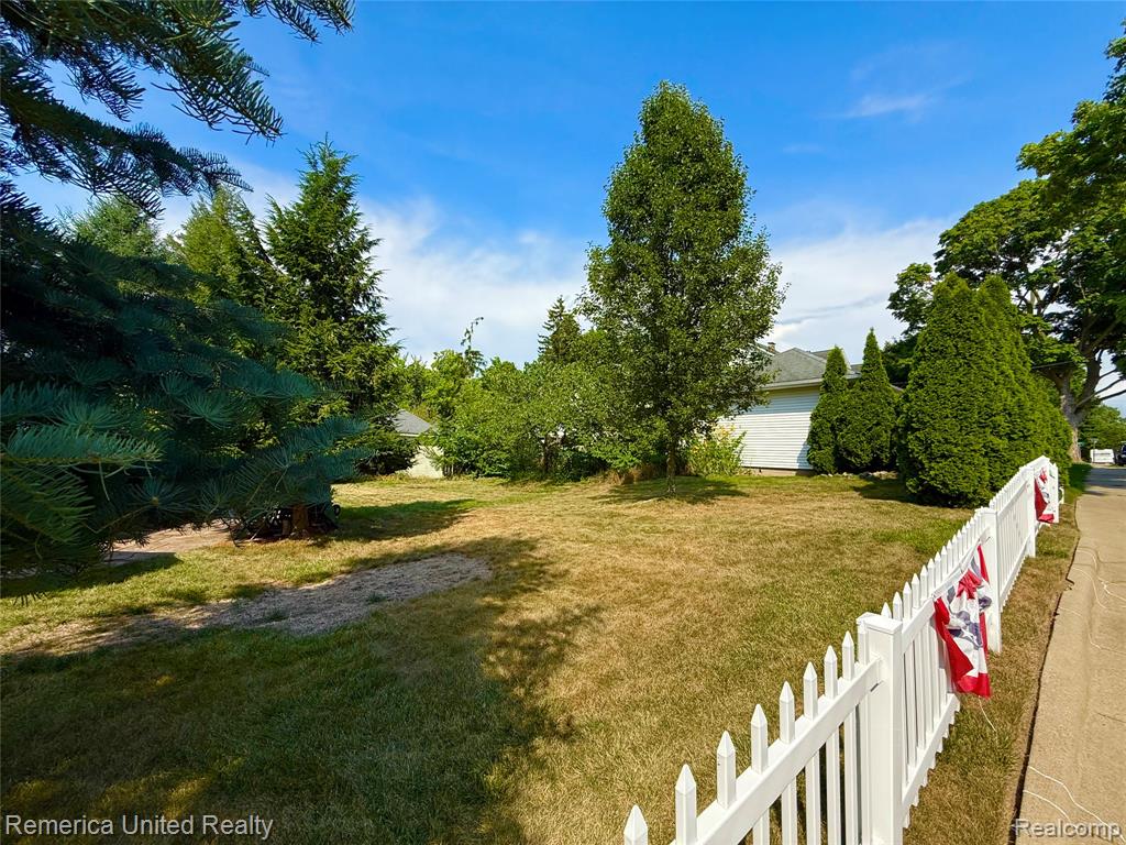 603 N Michigan Avenue, Howell, MI 48843 — Photo 28