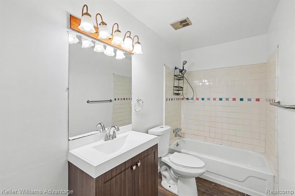 833 Bloomfield Village Boulevard, H, Auburn Hills, MI 48326 — Photo 14