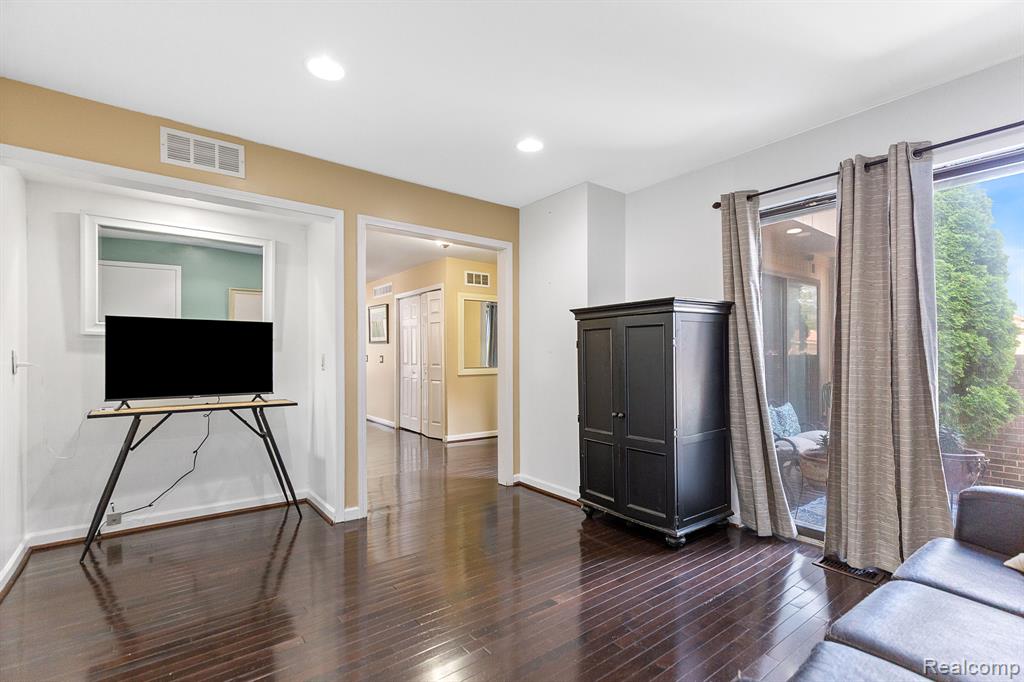 5305 Wright Way S, West Bloomfield, MI — Photo 15