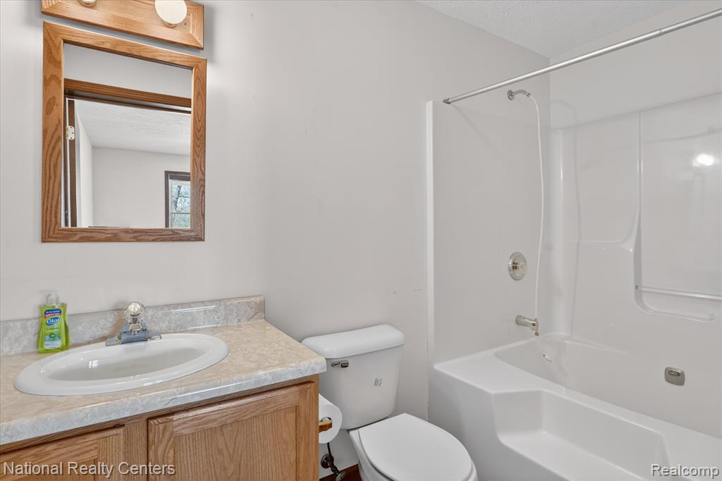 11277 Phal Road S, Grass Lake, MI 49240 — Photo 12