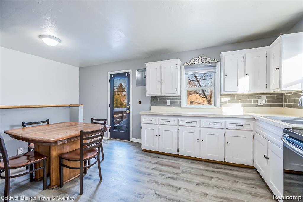 4383 Green Lake Road, West Bloomfield, MI 48323 — Photo 6