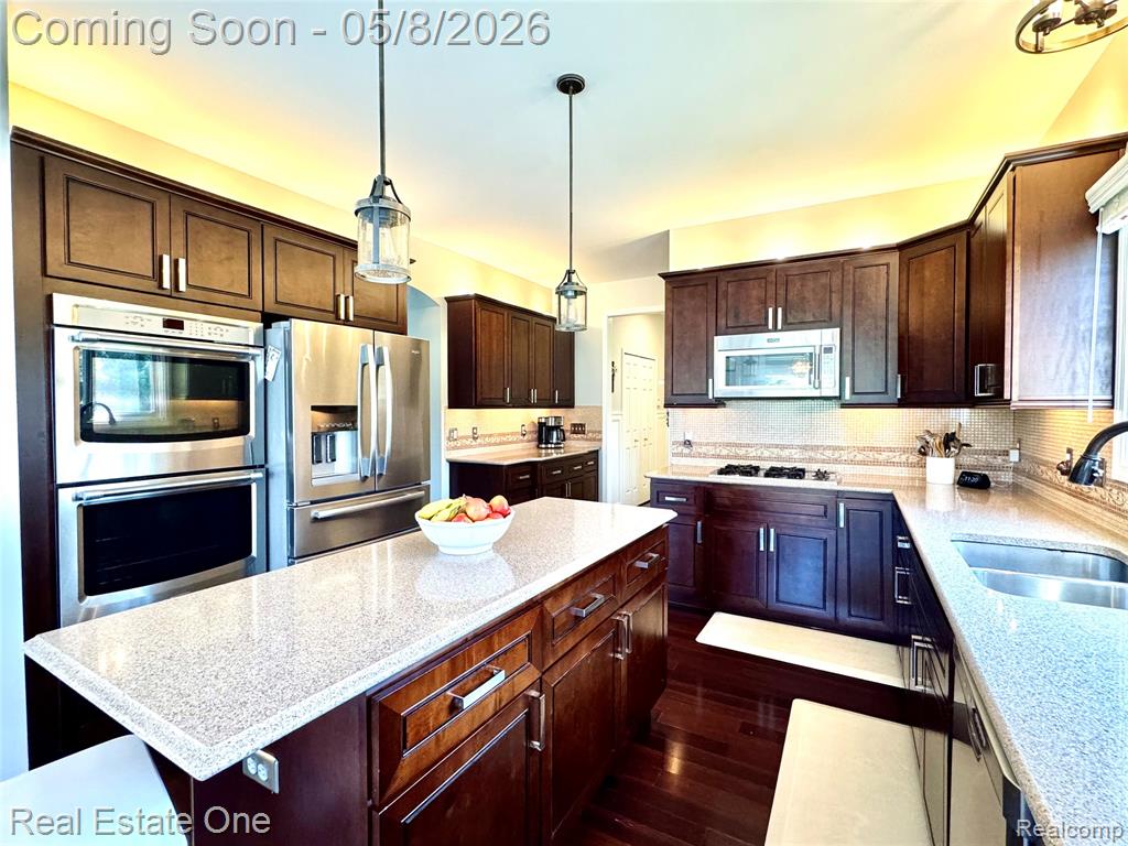 419 Roundview Drive, Rochester, MI 48307 — Photo 7