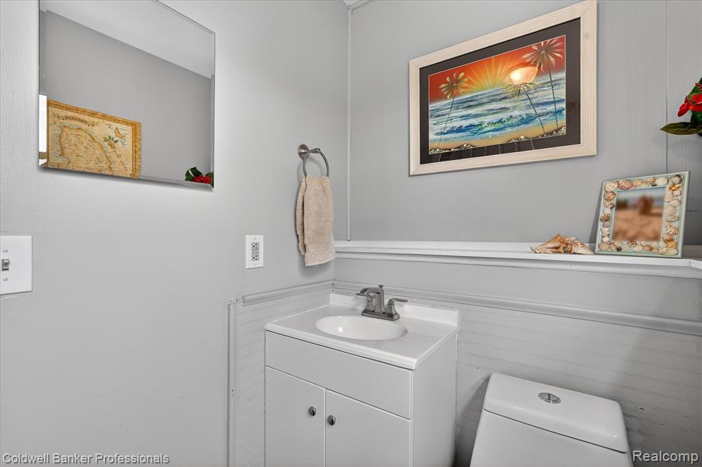 6163 King Arthur Drive, Swartz Creek, MI 48473 — Photo 28