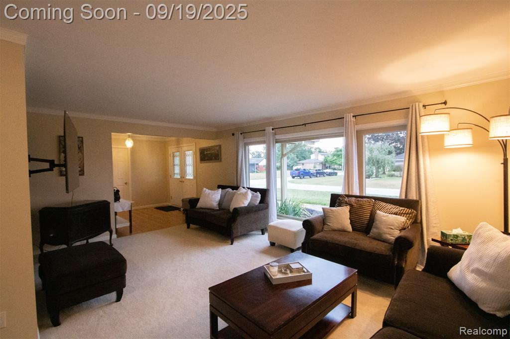 8139 Hedgeway Drive, Shelby Twp, MI 48317 — Photo 10