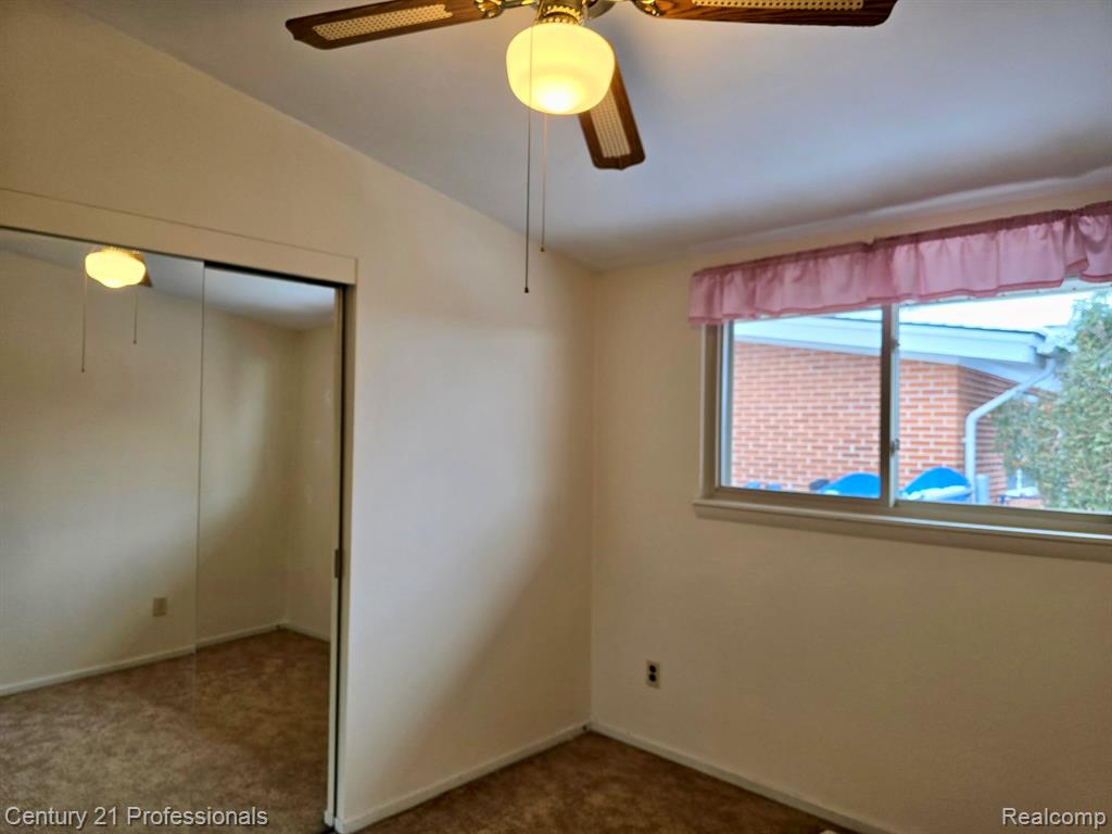 489 Henry Ruff Road, Garden City, MI — Photo 13
