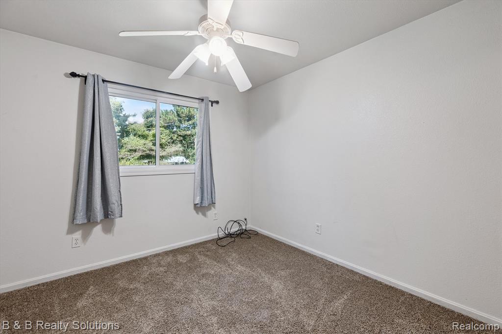 5159 Millis Road, North Branch, MI 48461 — Photo 21