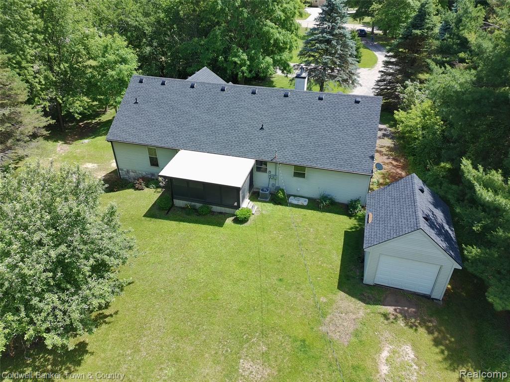 332 Triangle Lake Road, Howell, MI 48843 — Photo 22