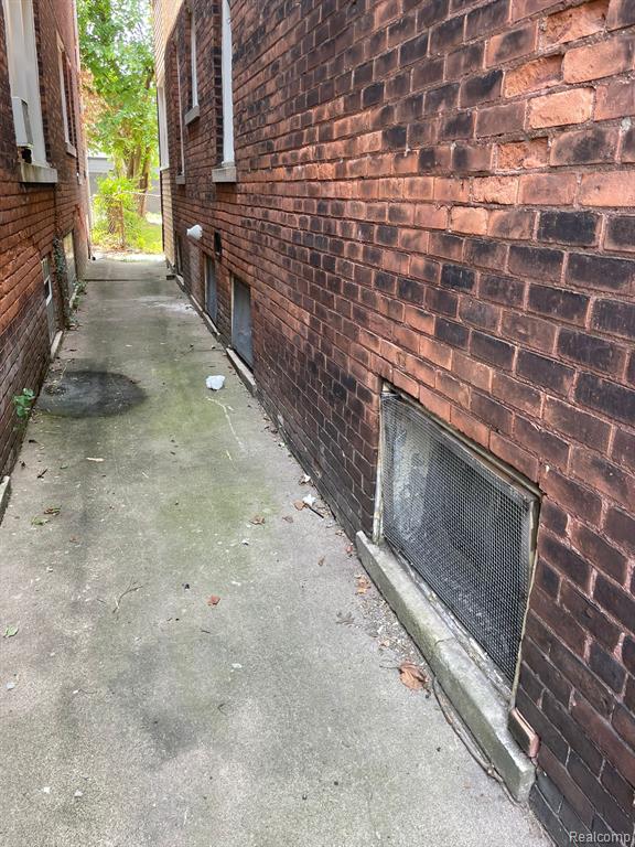 7633 Woodrow Wilson Street, Detroit, MI 48206 — Photo 30
