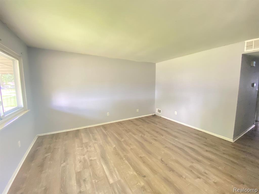 6810 OLDHAM Street, Taylor, MI — Photo 4