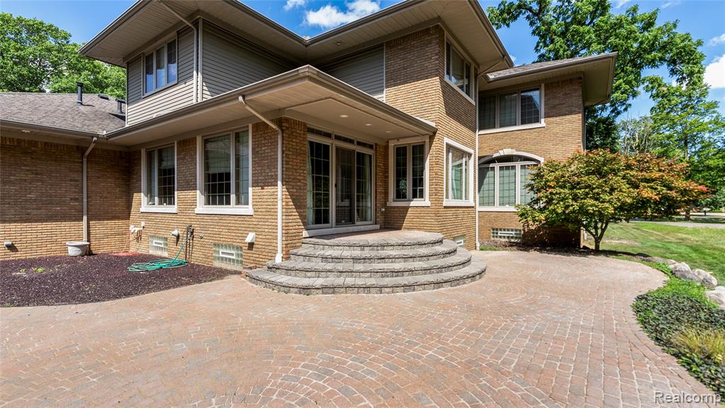 9281 Island Drive, Grosse Ile, MI 48138 — Photo 11