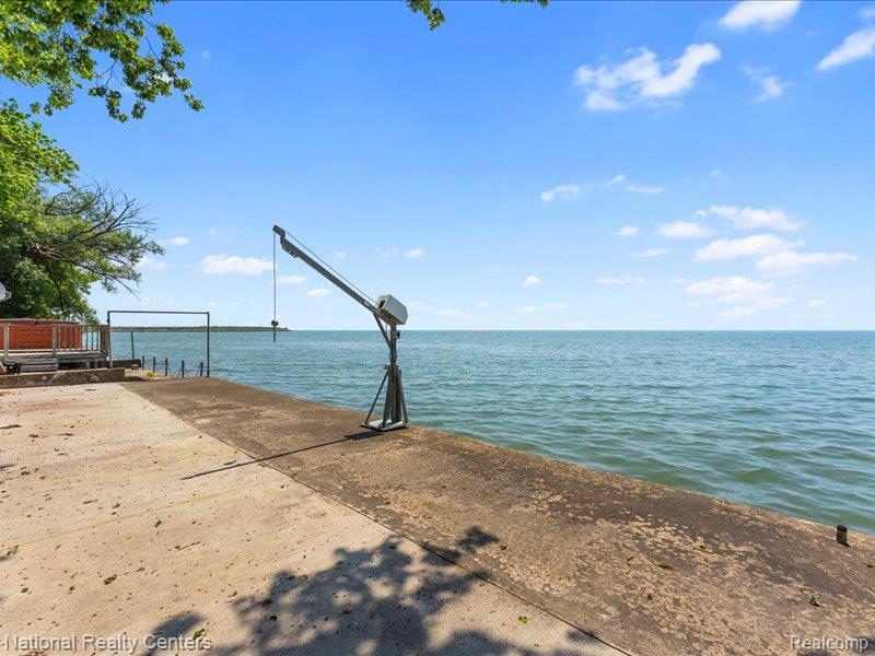 7888 Lakeshore Drive, Newport, MI 48166 — Photo 35