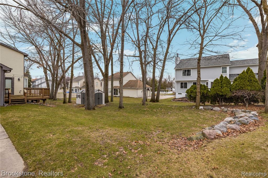 510 Woodland Hills Drive, Walled Lake, MI 48390 — Photo 41