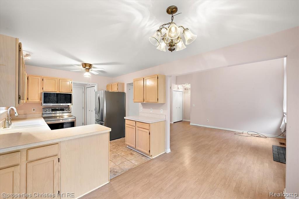 955 Rikki Ann, Wixom, MI 48393 — Photo 20