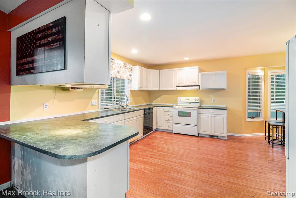 5096 Ridge Trail S, Clarkston, MI 48348 — Photo 10