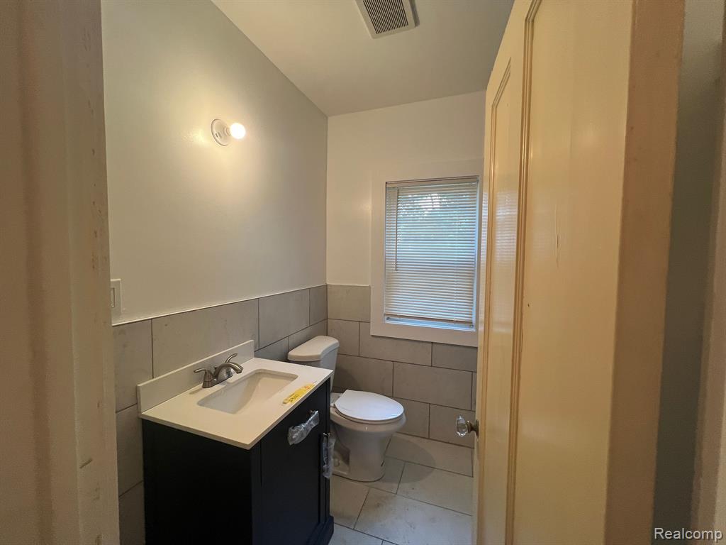239 EASON Street, Highland Park, MI 48203 — Photo 11