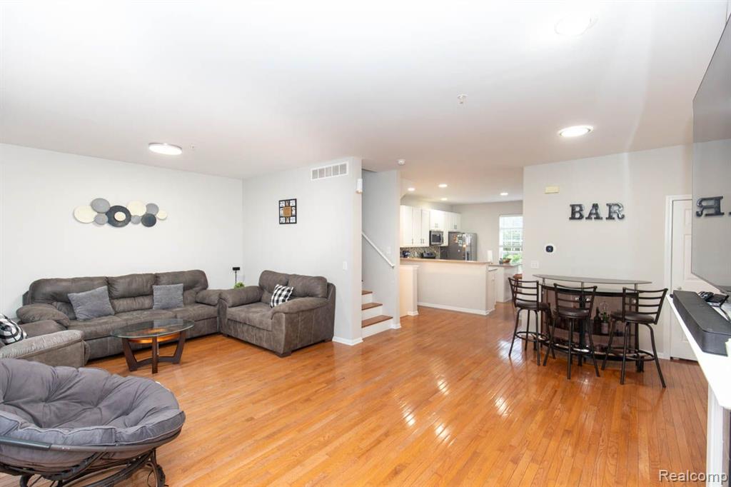 581 CHERRY ORCHARD Road, Canton, MI 48188 — Photo 21