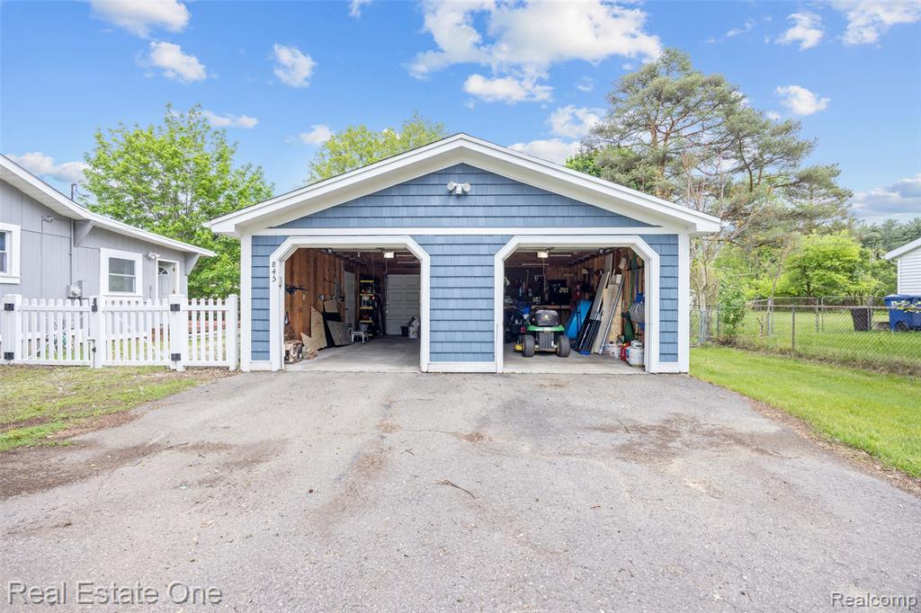 845 Sebek Street, Oxford, MI 48371 — Photo 24