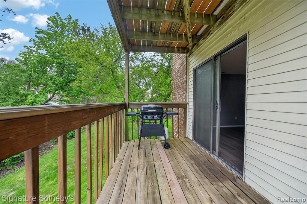 875 S Pontiac Trail, B208, Walled Lake, MI 48390 — Photo 11