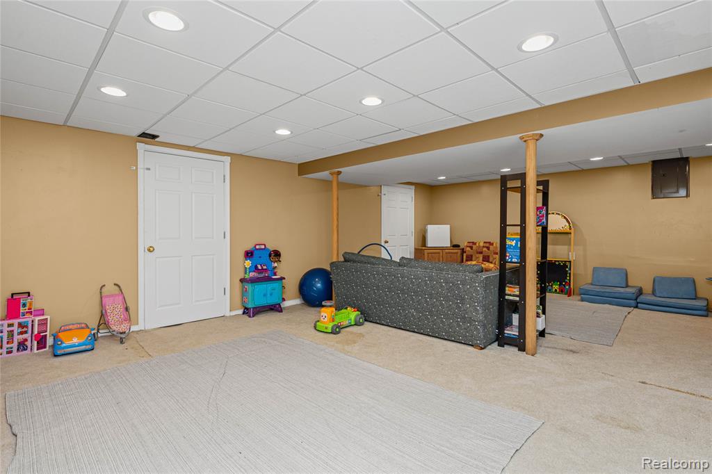16610 Old Bedford Road, Northville, MI — Photo 40