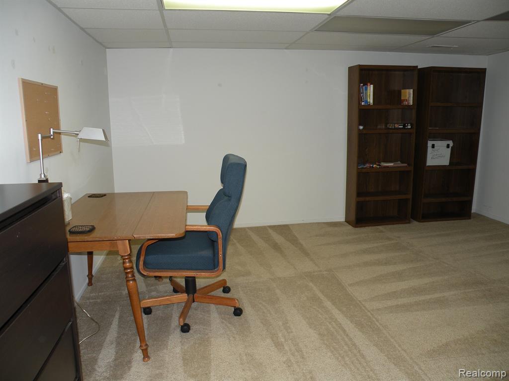 36564 DEERHURST Court, Westland, MI — Photo 28