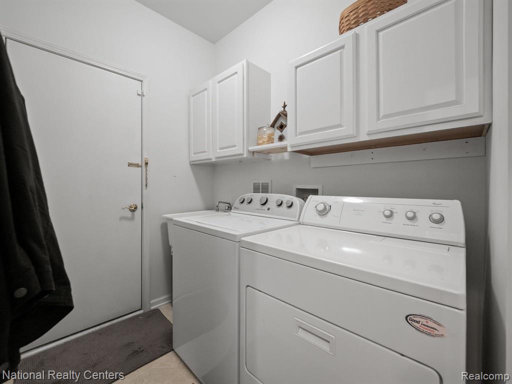 41698 Brownstone Drive, Novi, MI 48377 — Photo 25
