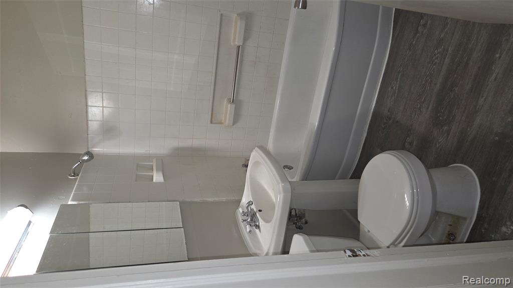 733 Vermilya Avenue, Flint, MI 48507 — Photo 11