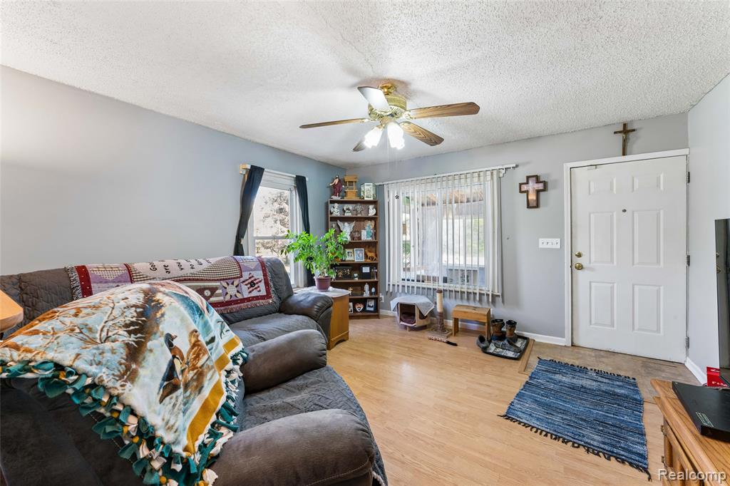 11472 E Lippincott Boulevard, Davison, MI 48423 — Photo 9