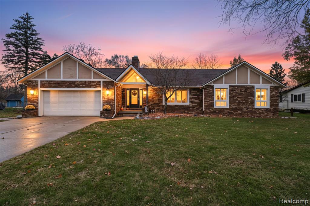 8474 Wesley Drive, Flushing, MI 48433 — front exterior