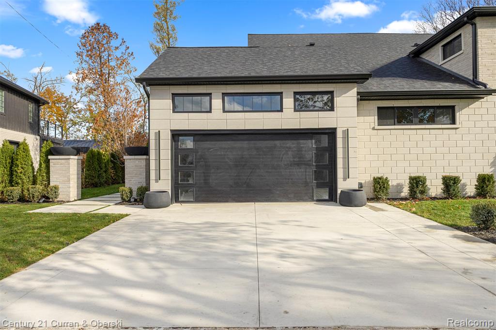 2211 Golfview Drive, Dearborn, MI, 48128