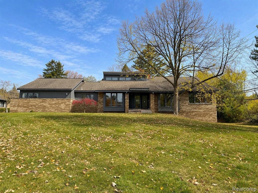 5525 Woodland Court, West Bloomfield, MI — Photo 6