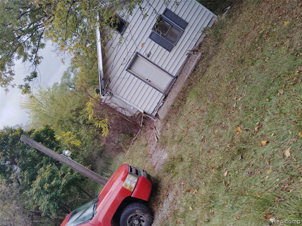 9027 Neff Road, Mount Morris, MI 48458 — Photo 3